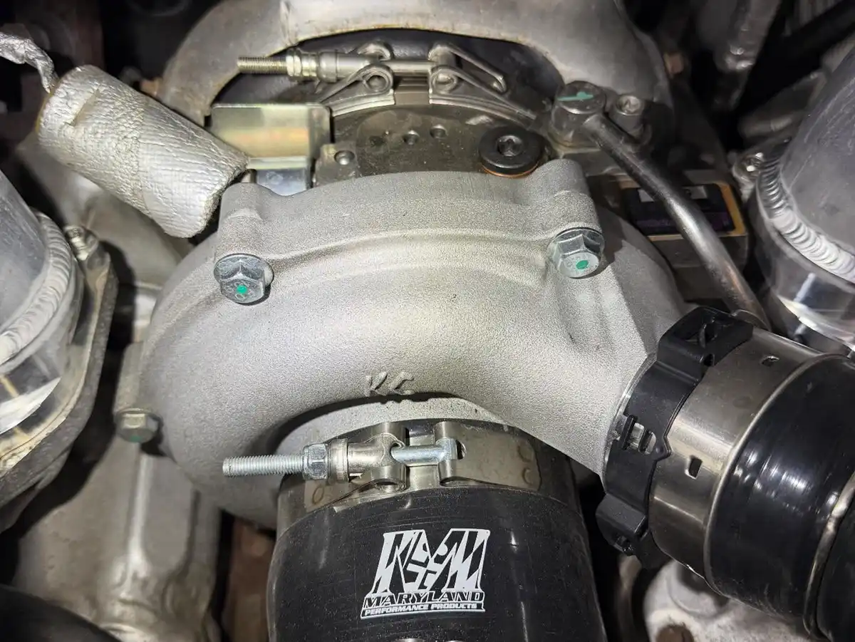 Engine manifold with MPP components